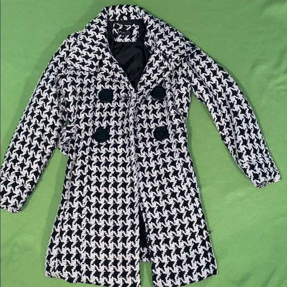 Coat- houndstooth print dress coat  (worn once) - Picture 1 of 6
